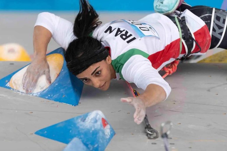 La deportista iraní que regresó a Teherán sin hiyab