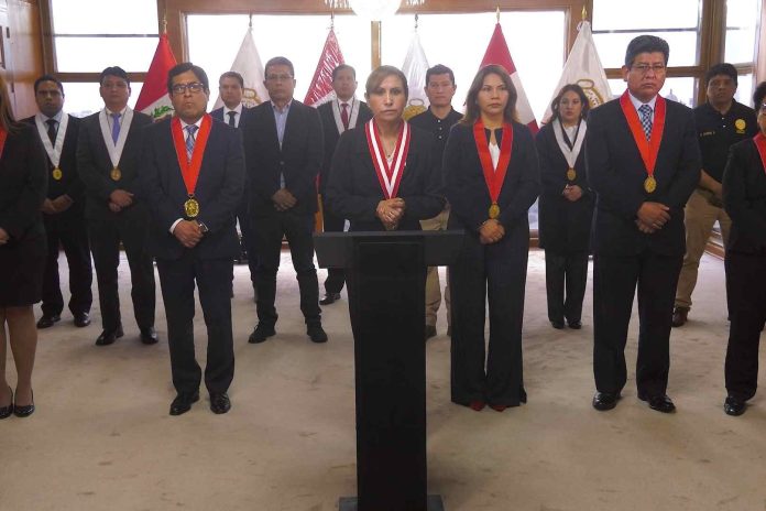 Presentan denuncia constitucional en contra del presidente Pedro Castillo