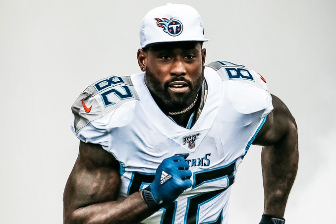 Se retira ex ala cerrada de los Tennessee Titans