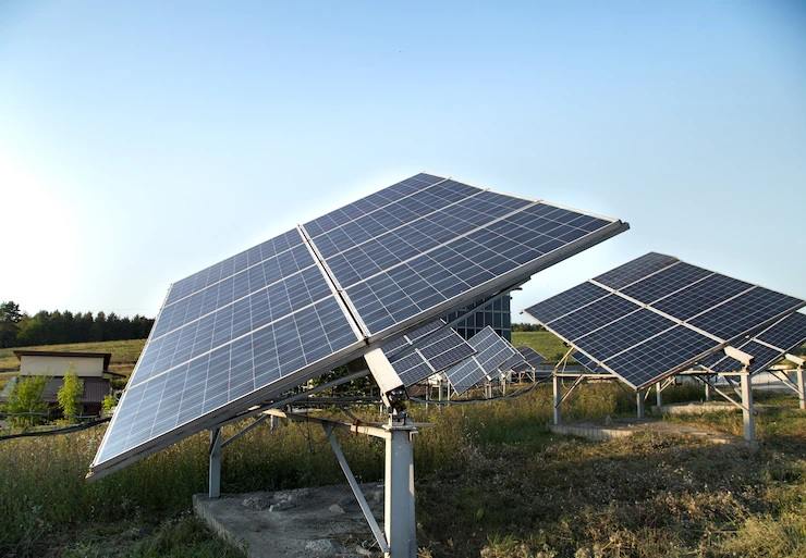Paneles solares y autobuses eléctricos para Charlotte   