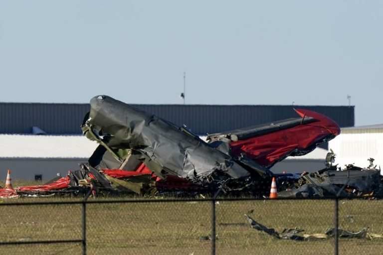 Dos aviones de la WW2 chocaron en Dallas