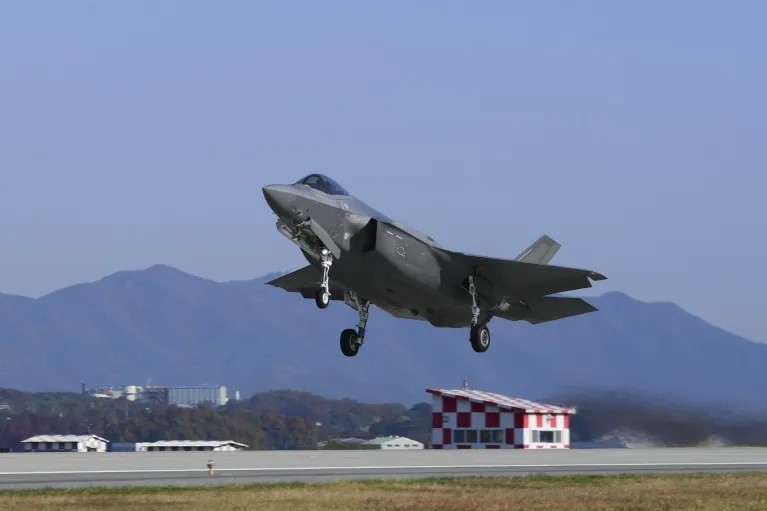 Seúl reacciona a despliegue de aviones de combate de Corea del Sur