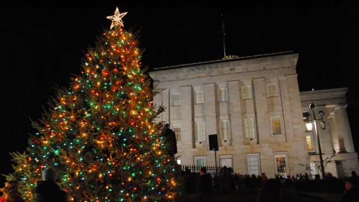 Capitolio prepara encendido de árbol navideño
