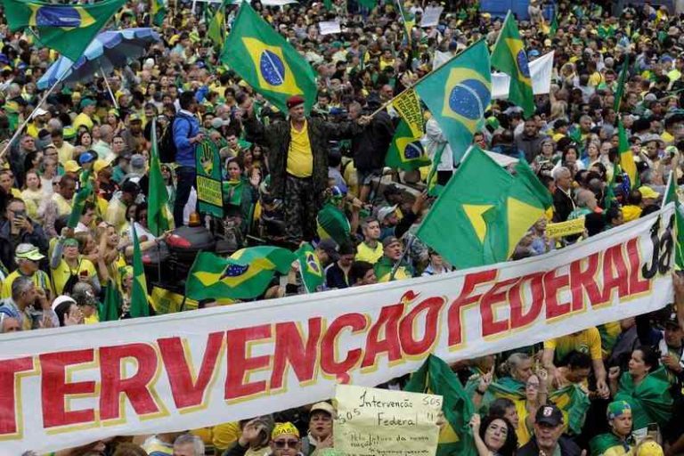 4 arrestos por intento de golpe de estado en Brasil