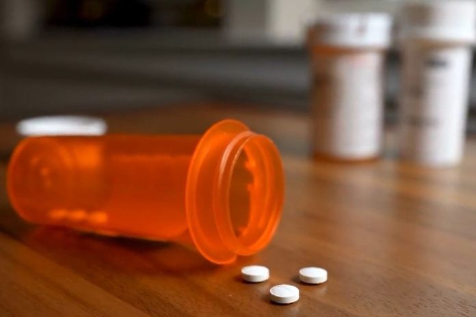 Demandan a empresa médica por impulsar crisis de opioides