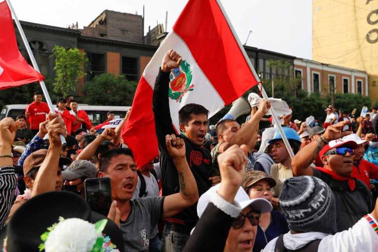 Perú en llamas: muertos, heridos y protestas