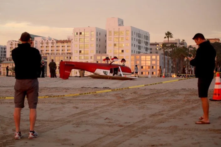 Video del mortal accidente aéreo del exalcalde de Santa Mónica