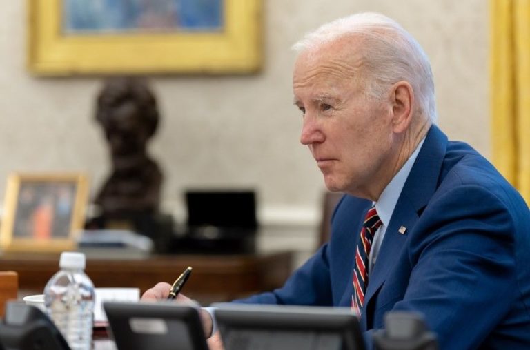 Administración Biden toca el límite de la deuda