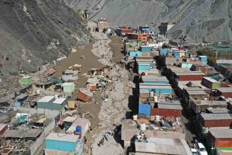 40 muertos por deslaves en Arequipa, Perú