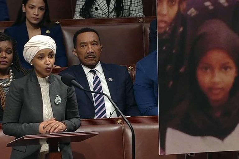 Claves de la expulsión de la demócrata Ilhan Omar