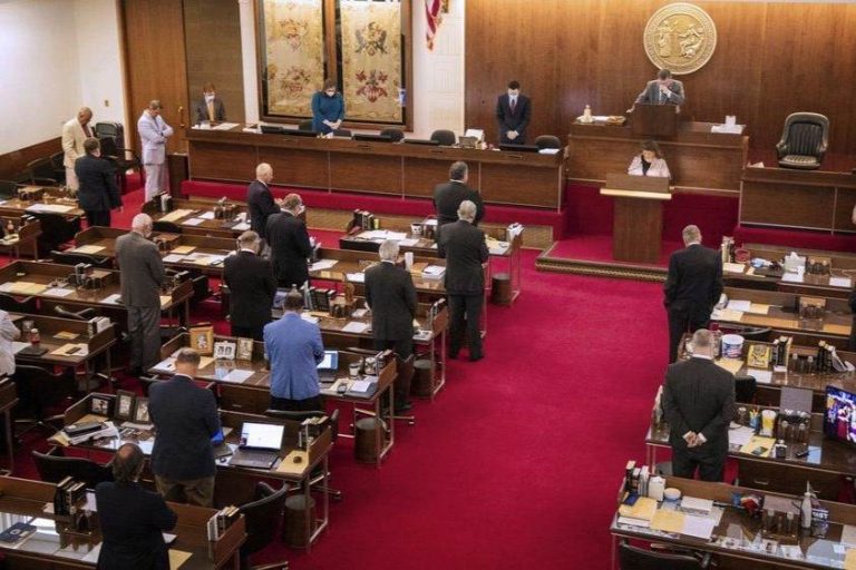 Propuesta HB-10 avanza y pasa al pleno de la Cámara de Representantes de NC