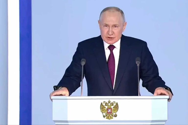 Vladímir Putin suspende su participación del tratado nuclear