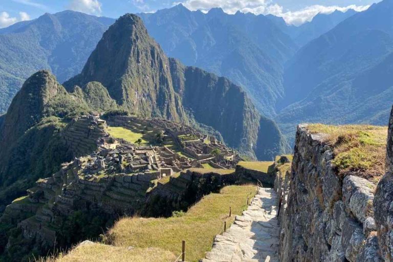 Reapertura de Machu Picchu a turistas tras cierre por disturbios