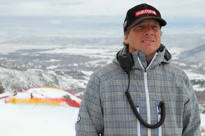 Snowboarders estadounidenses demandan a Peter Foley