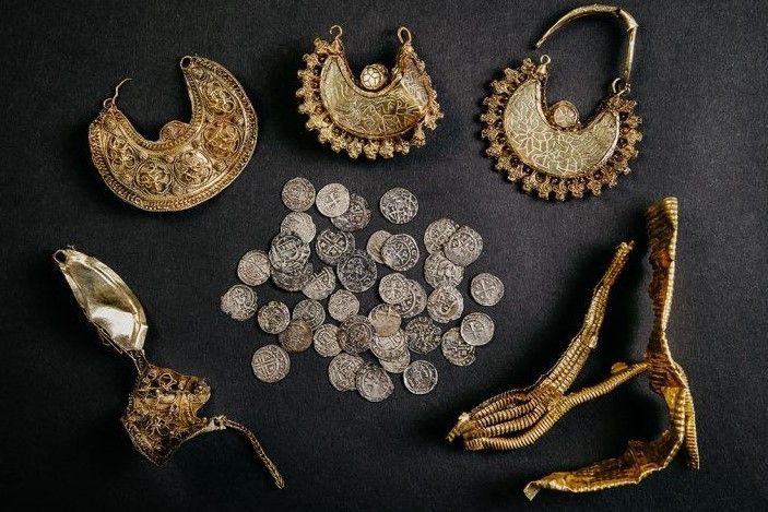 Con un detector de metales halló tesoro de 1.000 años de antiüedad