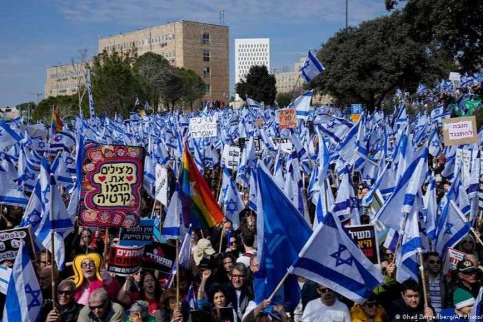 Israel en medio de una ola de protestas masivas sin precendentes