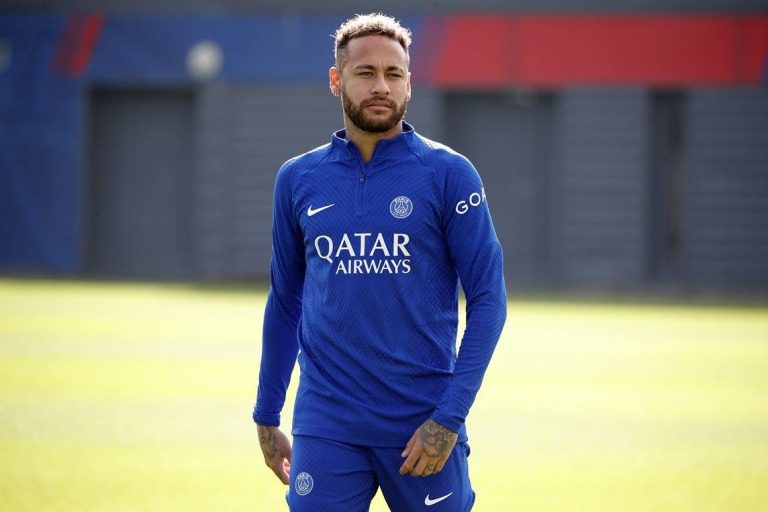 Operación de Neymar Jr., lo aleja de la cancha del PSG