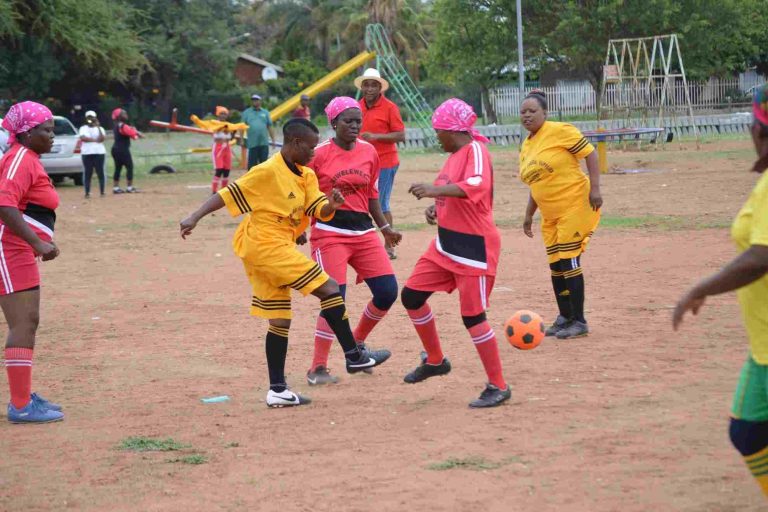 Primer torneo internacional de fútbol de abuelas