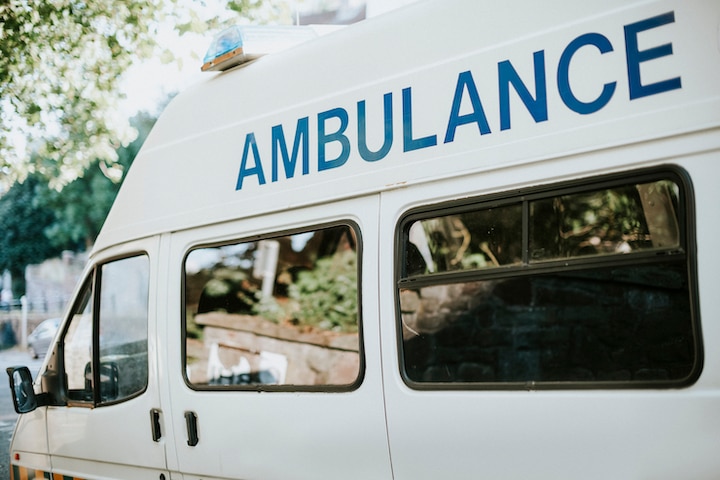 Paramédico acusado de agredir a paciente en ambulancia