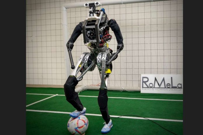 ARTEMIS el robot que juega fútbol