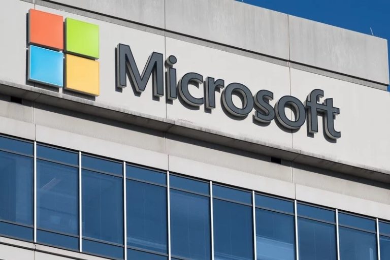 Acciones de Microsoft ascendieron un 8% tras informe