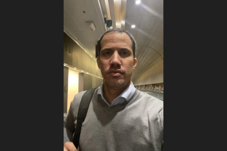 Juan Guaidó llegó a Miami luego de ser expulsado de Colombia