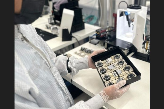 FDA aprobó primer ensayo en humanos de implantes cerebrales