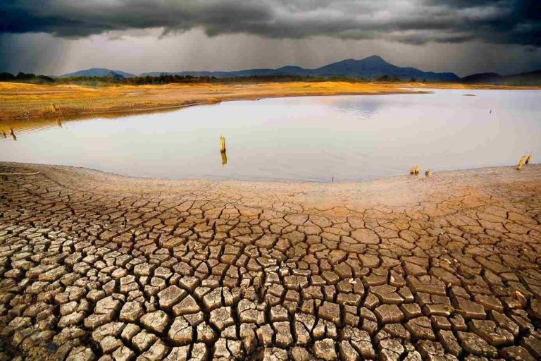 Más del 50% de los grandes lagos del mundo se están secando