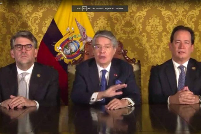 Presidente de Ecuador disuelve Asamblea Nacional firmando el decreto 741