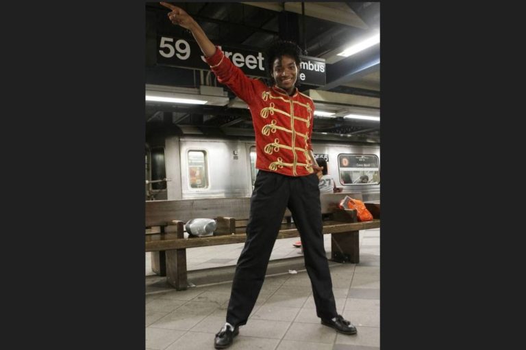 ¡Video! Estrangulan a hombre en el Metro de Nueva York