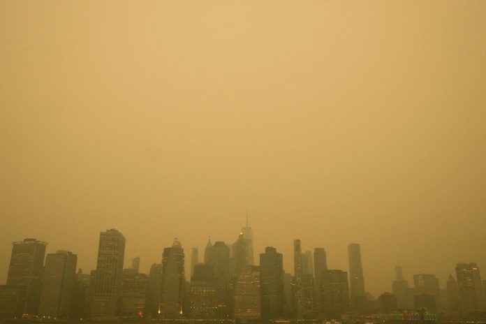 Incendios en Canadá comprometen la salud del aire en Nueva York