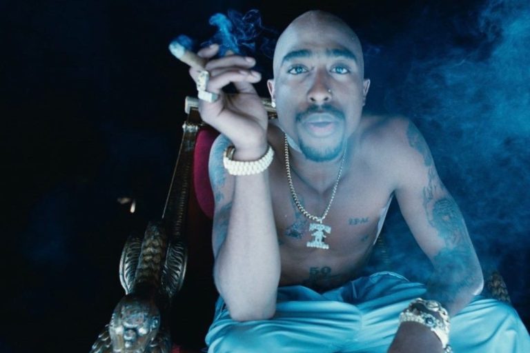 Policía de Las Vegas registra casa de Tupac tras su muerte en 1996