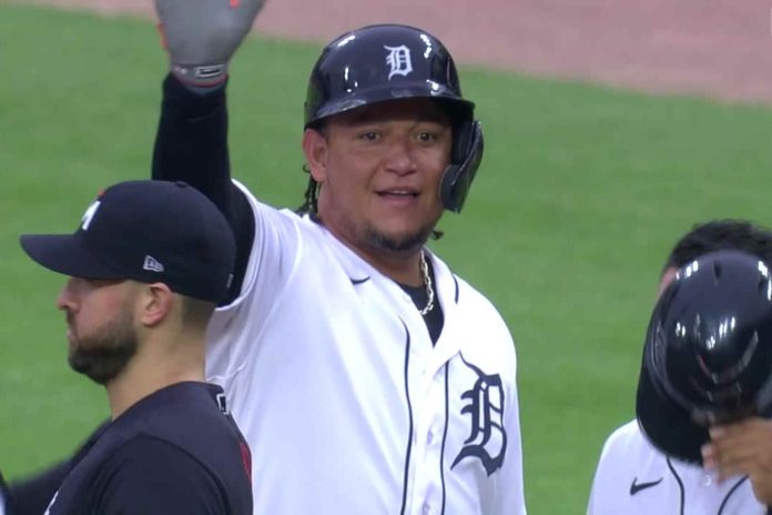 Miguel Miggy Cabrera superó a otro Salón de la Fama