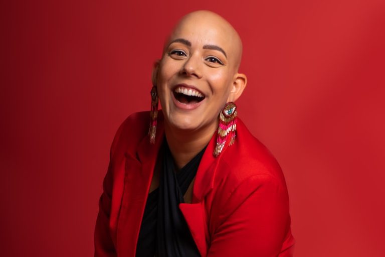 De la alopecia a Todos tenemos de peluca de la oradora Michelle Faraco