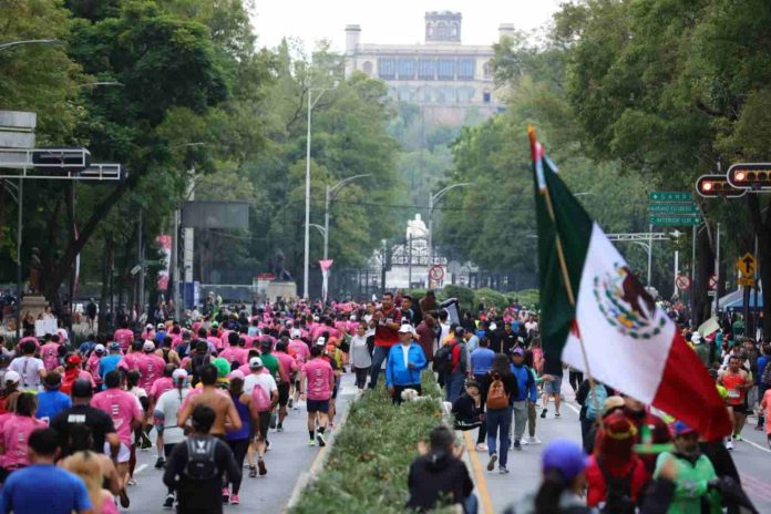 Maratón de la CDMX descalificó a 11.000 de 30.000 corredores