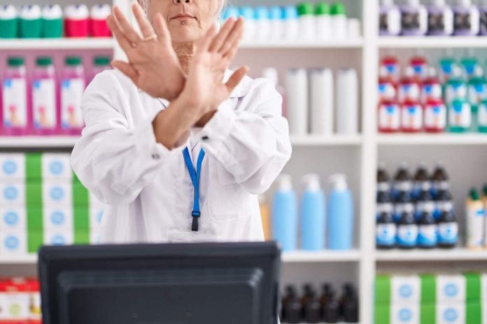 Empleados de CVS y Walgreens iniciaron huelga Pharmageddon