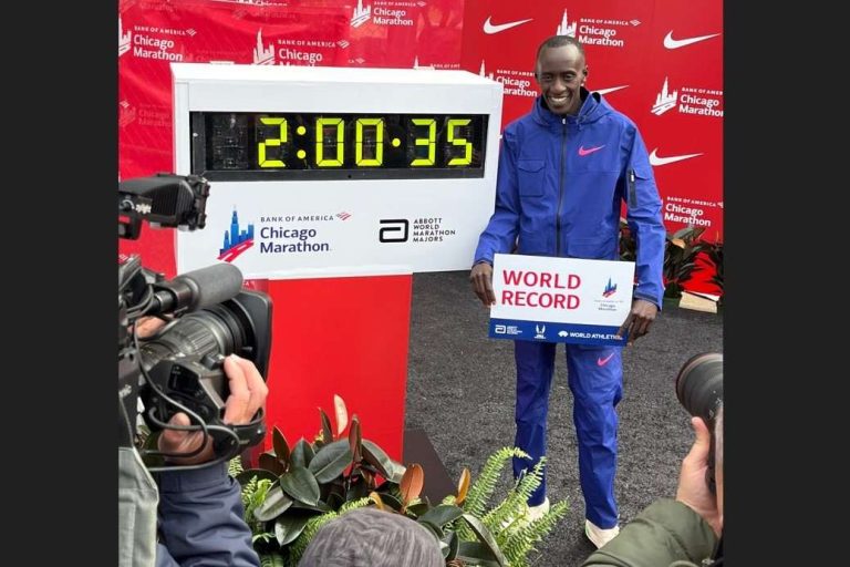 Keniano rompe récord mundial en los 42K de Chicago