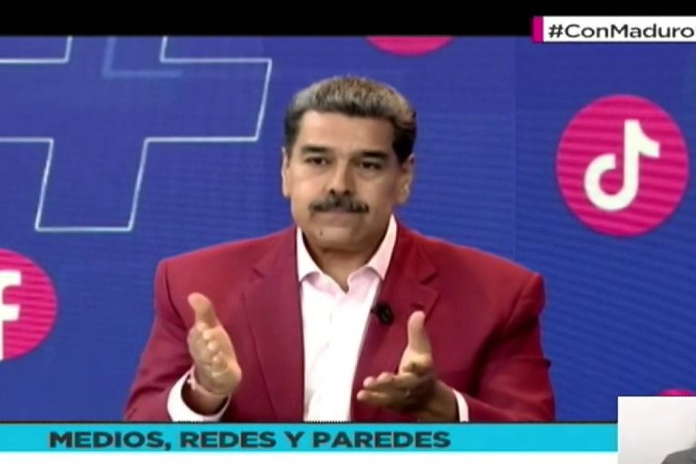 Maduro enojado arremete en contra de la burocracia en Venezuela