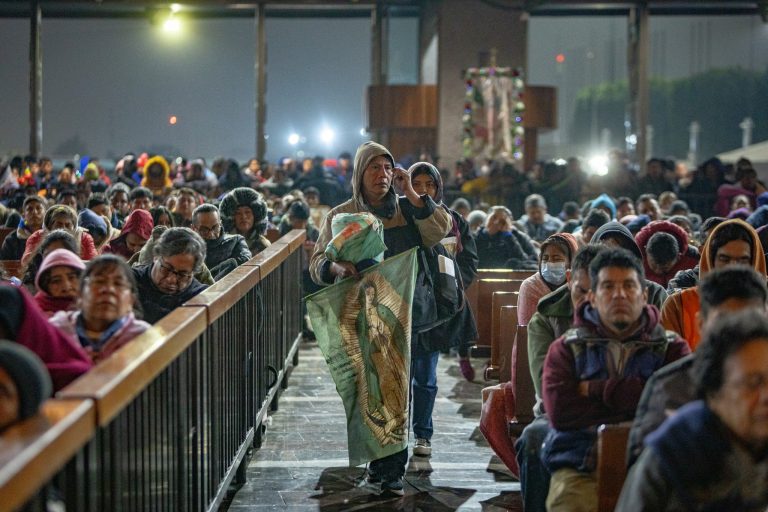 Millones de devotos celebran el Día de la Virgen de Guadalupe