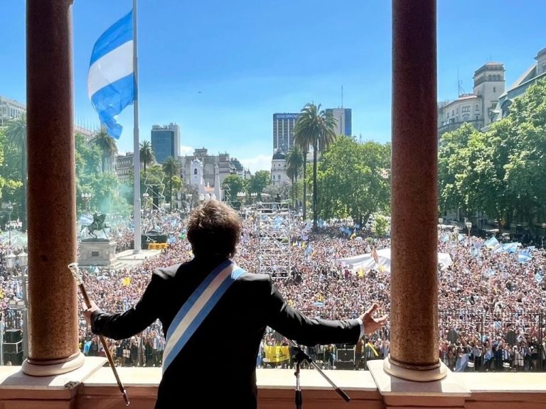 Javier Milei fue juramentado como presidente de Argentina