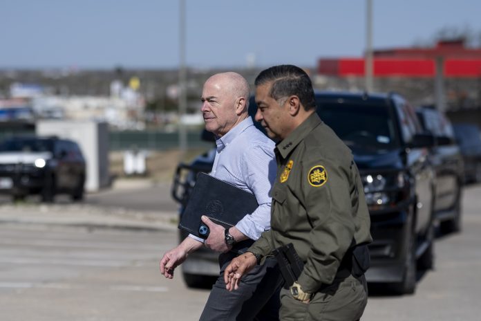 Jefe de seguridad de Estados Unidos visitó la frontera con México