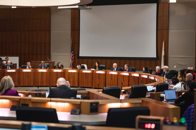 Profesores inician huelga en Universidad Estatal de California