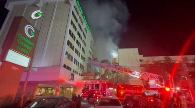 cruz-roja-ayuda-a-afectados-por-incendio-en-hotel