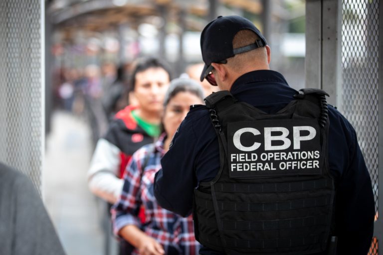 ICE habilitó nuevas medidas para agilizar las deportaciones
