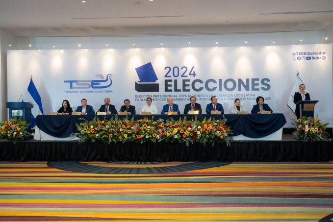 Partido de Bukele logró mayoría en el Congreso de El Salvador