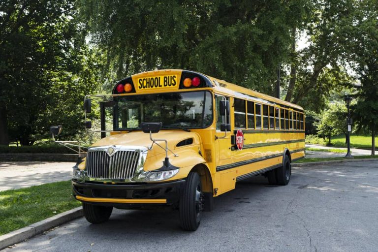 dos-autobuses-escolares-involucrados-en-accidentes