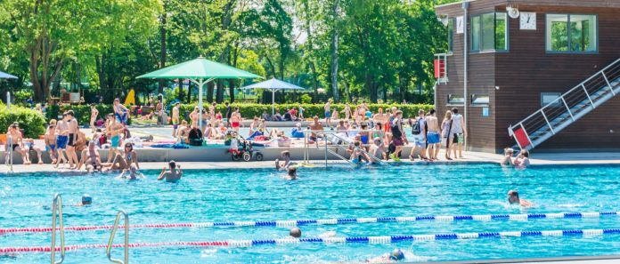 Autoridades de Salud Pública de Mecklenburg advierten a la comunidad que los alquileres a corto plazo de piscinas residenciales están prohibidos dentro del condado