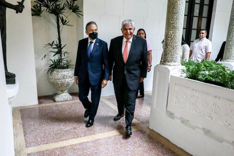 Panamá repatriará a migrantes que atraviesen el Darien