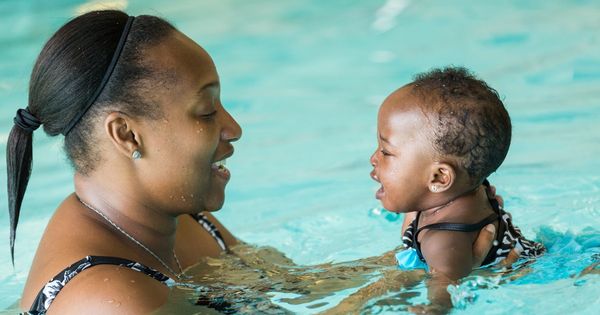 Clases de natación gratis para la comunidad