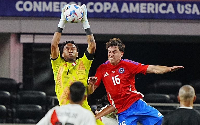 Perú y Chile empatan en su primer juego de la Copa América